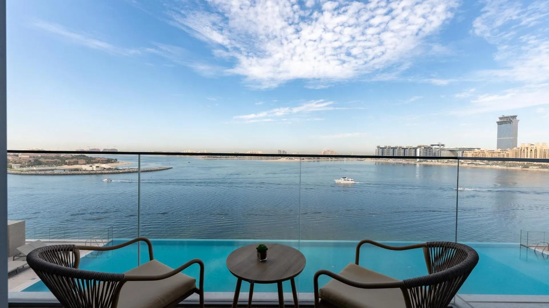 Beach Isle 2, Emaar Beachfront - Mint Stay Dubai 0*,  United Arab Emirates
