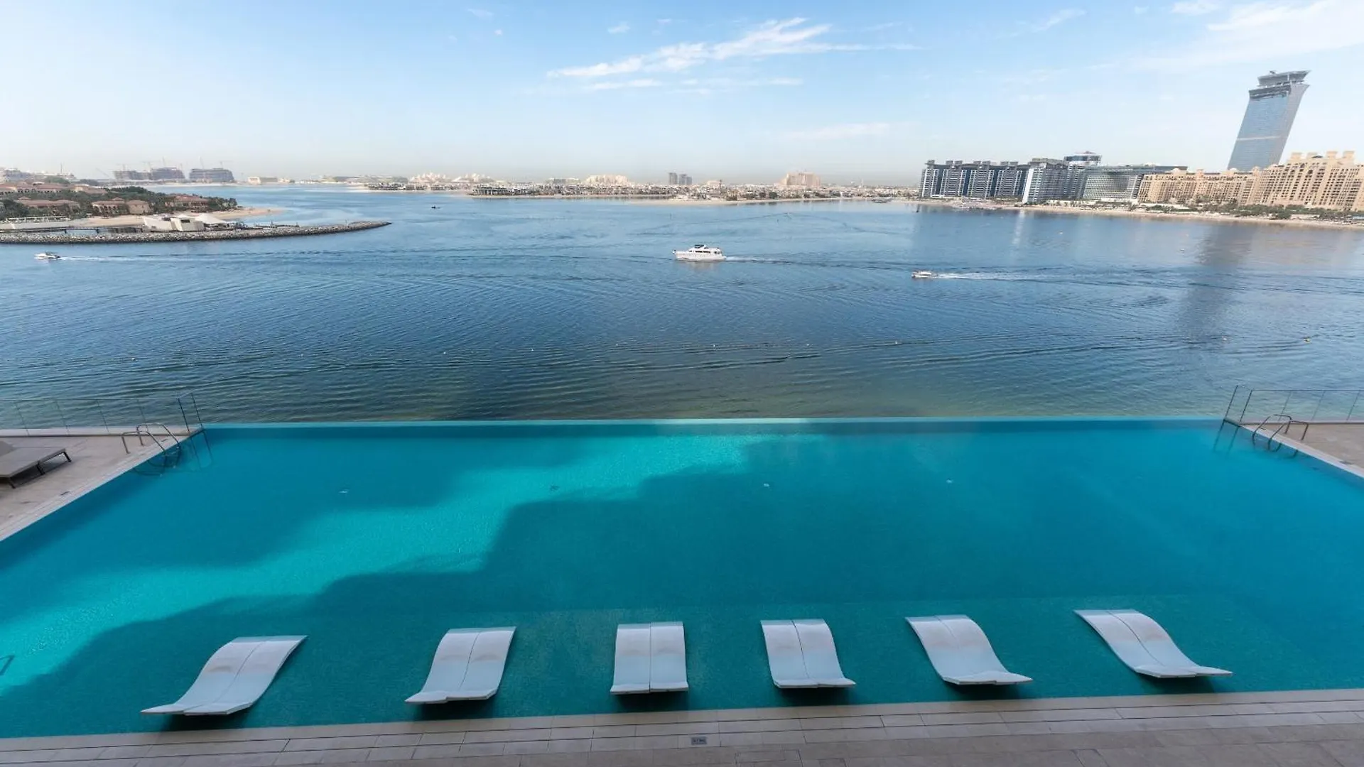 Beach Isle 2, Emaar Beachfront - Mint Stay Dubai Apartment