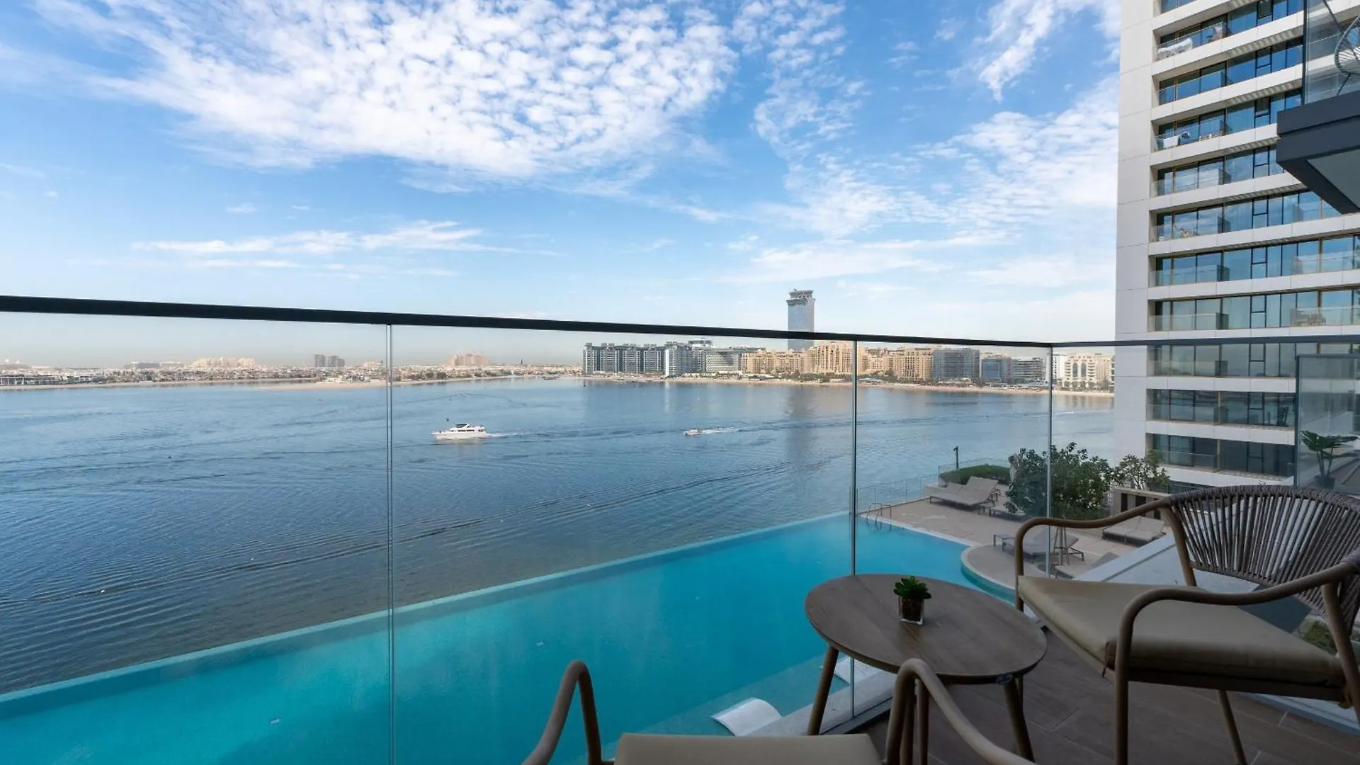Beach Isle 2, Emaar Beachfront - Mint Stay Dubai