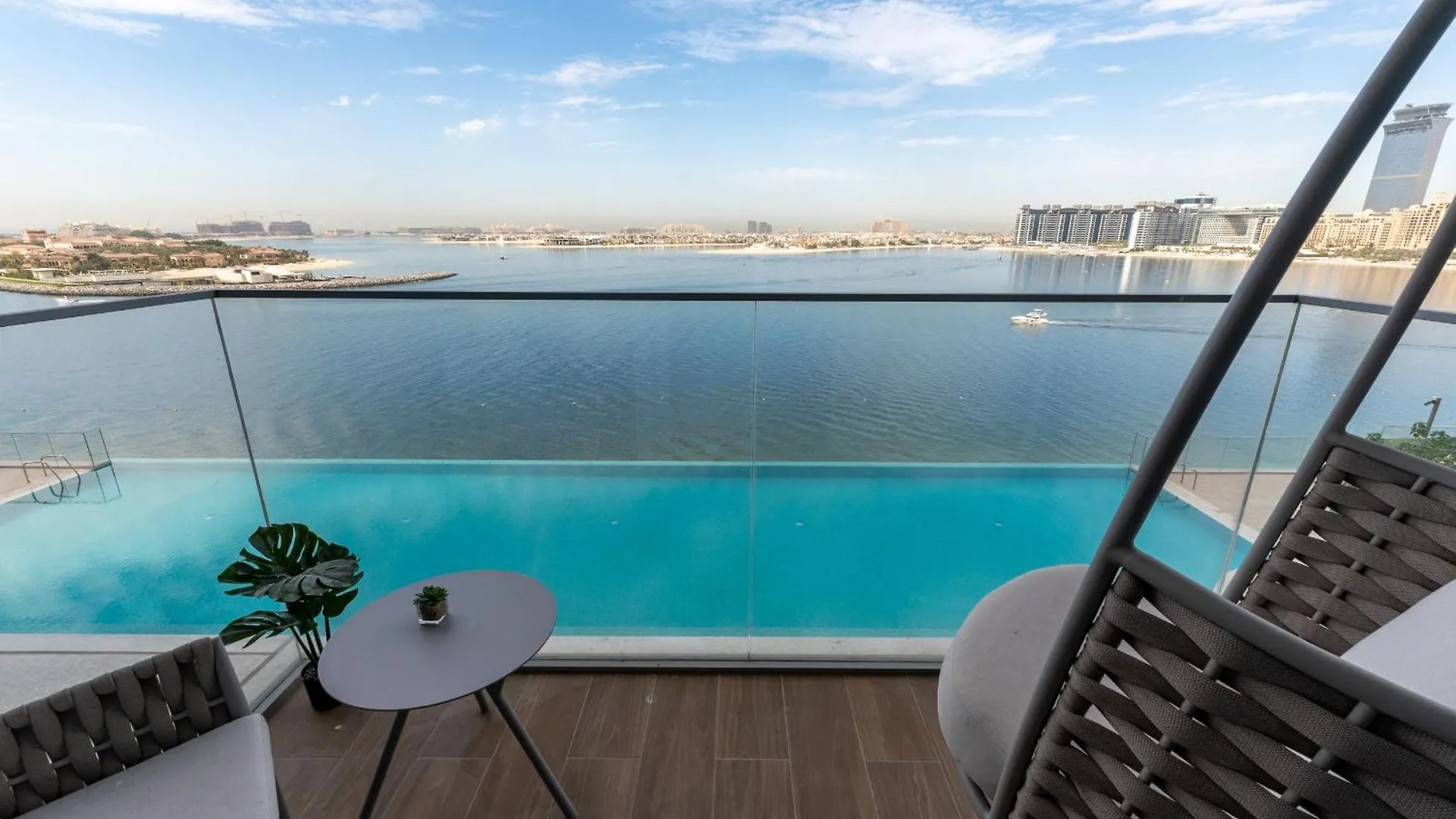Beach Isle 2, Emaar Beachfront - Mint Stay Dubai 0*,  United Arab Emirates