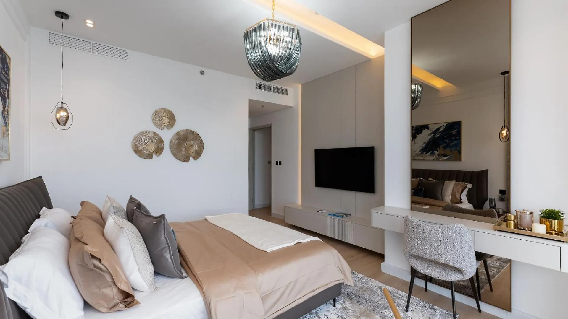Apartment Beach Isle 2, Emaar Beachfront - Mint Stay Dubai